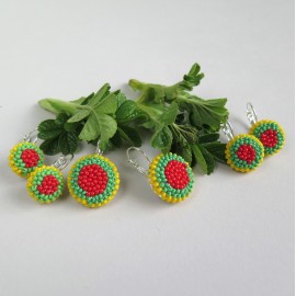 GERVUOGĖLĖS. Trispalviai tautiniai kabantys auskarai 