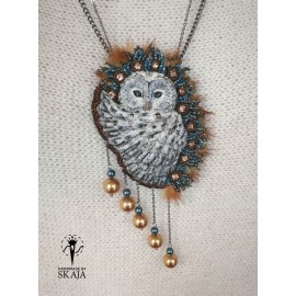 Ilgas kaklo pakabukas 