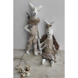 Linksmoji zuikių šeimyna Linksmoji zuikių šeimyna