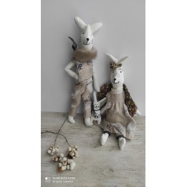 Linksmoji zuikių šeimyna Linksmoji zuikių šeimyna