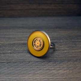 Steampunk stiliaus žiedas su laikrodžių detalėmis