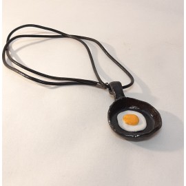 Kaklo papuošalas kiaušinienė