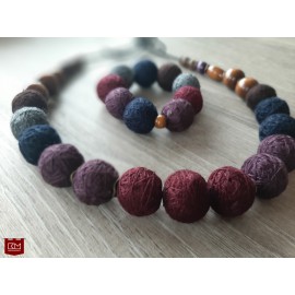 Karoliai ir apyrankė