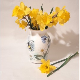 Auksinė bitutė  -vaza gėlėms su auksine bitute   Auksinė bitutė  -vaza gėlėms su auksine bitute