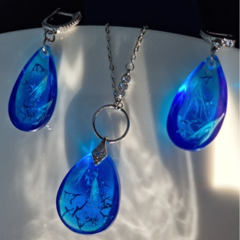 Komplektukas Caeruleum - pakabukas ir auskarai su nendrių pluksnelėmis