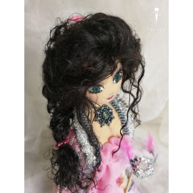 Dekoratyvinė siūta lėlė Dekoratyvinė siūta lėlė