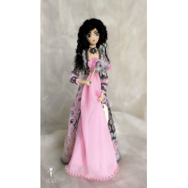 Dekoratyvinė siūta lėlė Dekoratyvinė siūta lėlė