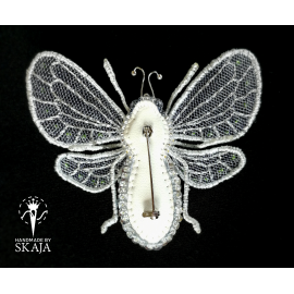 Sagė “ Ledo drugys”,  yra trys spalvos