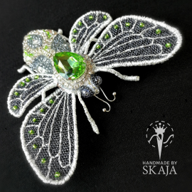 Sagė “ Ledo drugys”,  yra trys spalvos