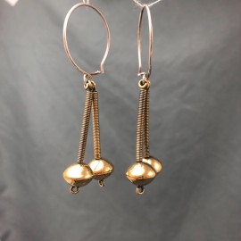 Auskarai kilpiniai, XIV a. 