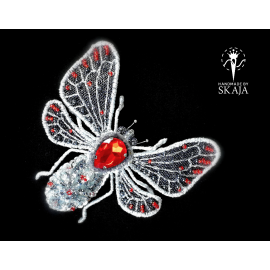 Sagė “ Ledo drugys”,  yra trys spalvos