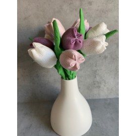 Lininių tulpių puokštė Lininių tulpių puokštė