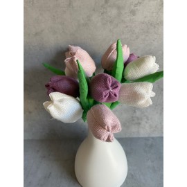 Lininių tulpių puokštė Lininių tulpių puokštė