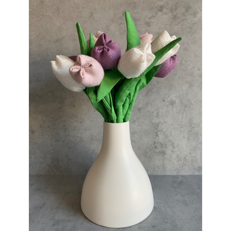 Lininių tulpių puokštė Lininių tulpių puokštė