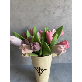 Lininių tulpių puokštė Lininių tulpių puokštė