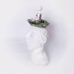 Keramikinė skulptūra su mergaite Keramikinė skulptūra su mergaite