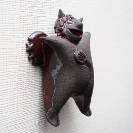 Velniukas iškandžiotais sparnais Velniukas iškandžiotais sparnais