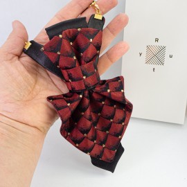 Kaklaraištis peteliškė varlytė žiogas moterims „BURGUNDIŠKAS DEIMANTAS II“