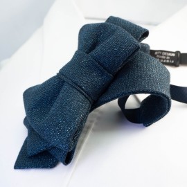 Kaklaraištis peteliškė varlytė  " Kosmosas"