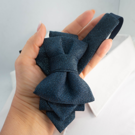 Kaklaraištis peteliškė varlytė  " Kosmosas"