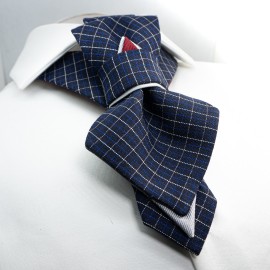 Kaklaraištis peteliškė varlytė  " MĖLYNASIS KRYŽIAŽODIS" Kaklaraištis peteliškė varlytė  " MĖLYNASIS KRYŽIAŽODIS"