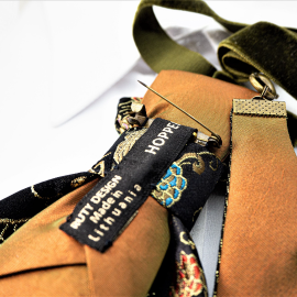 Kaklaraištis peteliškė varlytė žiogaitė "VIKTORIA" su metaliniu papildomu lankeliu