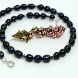 Upinių perlų vėrinys