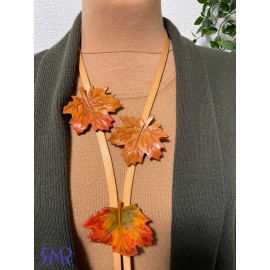 Kaklo papuošalas "Ruduo" iš natūralios odos ir akmens karoliukų