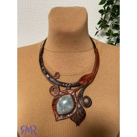 Kaklo papuošalas iš natūralios odos ir labradorito akmens (Mėnulio akmuo)