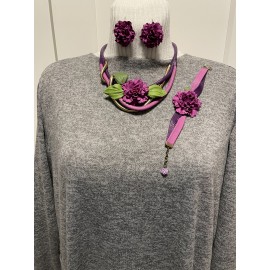 Auskarai, apyrankė ir kaklo papuošalas "Purpurinė gėlė" iš natūralios odos