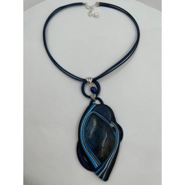 Kaklo papuošalas "Mėnulio akmuo" iš natūralios odos