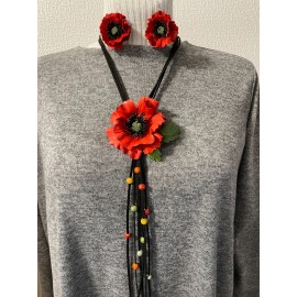 Auskarai ir kaklo papuošalas "Aguona" iš natūralios odos