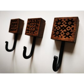Ąžuolinis Etno stiliaus rūbų kabliukas, mažas, 3 vnt.