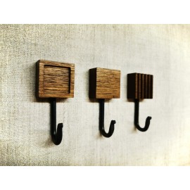 Modernios klasikos rūbų kabliukas iš ąžuolo Mažas Kvadratas, 3 vnt.