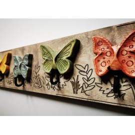 Žaisminga rūbų kabykla Drugelių Pieva