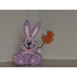Kiškis su gėlyte Kiškis su gėlyte