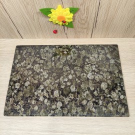 Akmeninė pjaustymo lentutė. Tamsi chaki spalva