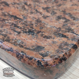 Akmeninė muilinė iš raudono granito