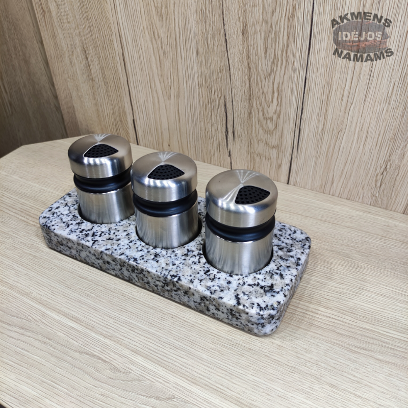 Akmeninis prieskonių laikiklis. Šviesus granitas