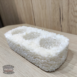 Akmeninis prieskonių laikiklis. Iš balto marmuro skaldelės