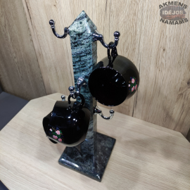 Puodukų laikilis iš granito