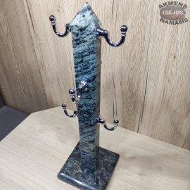 Puodukų laikilis iš granito