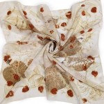 Augalais dažyta šilko skarelė 