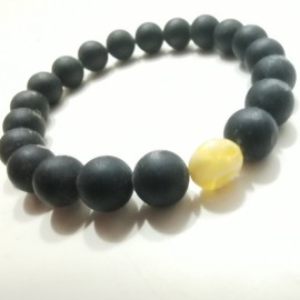 Presuoto juodo gintaro apyrankė