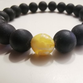 Presuoto juodo gintaro apyrankė