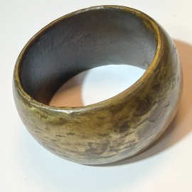 Žalvario apyrankė su juoda patina