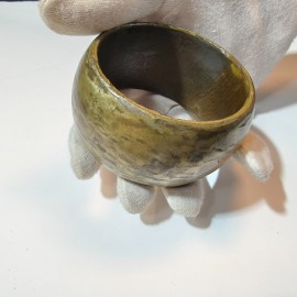 Žalvario apyrankė su juoda patina