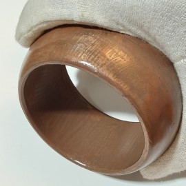 Varinė apyrankė su mėlyna patina