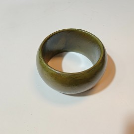 Žalvarinė apyrankė su patina