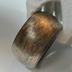 Bronzinė apyrankė su juoda patina